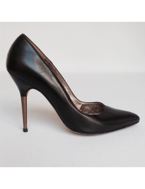 Escarpins en cuir noir MANOLO BLAHNIK T38