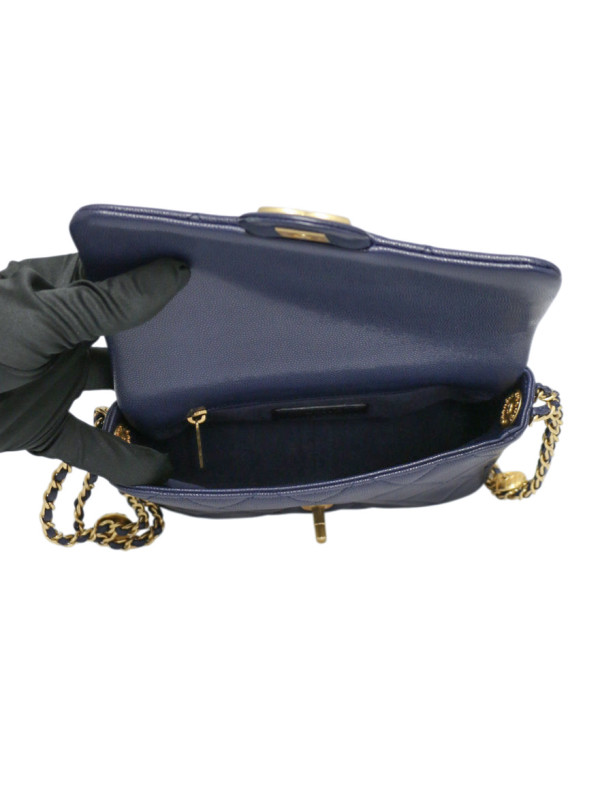 Sac matelassé bleu caviar Chanel