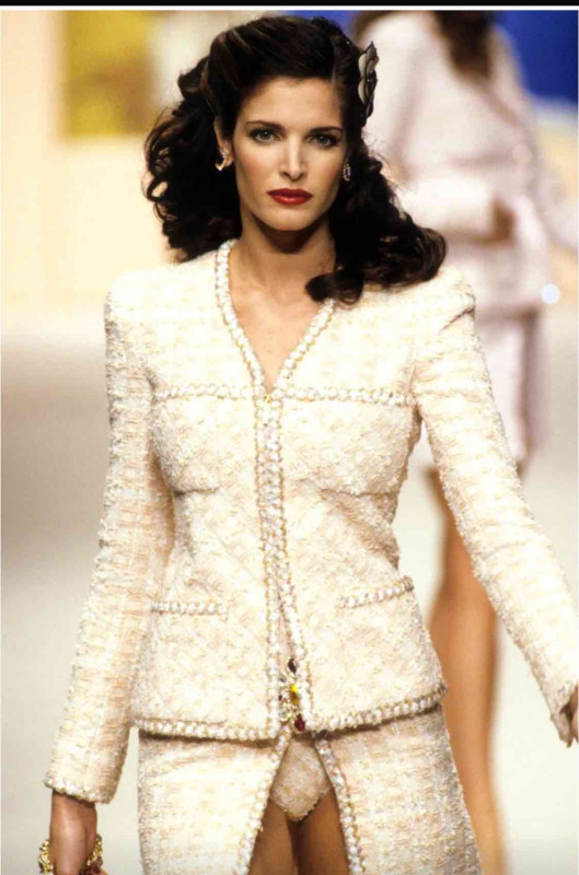 Tailleur CHANEL T 42 tweed écru fils d'or sequins