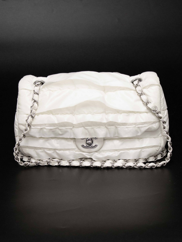 Sac Chanel Rabat Blanc en Toile Parachute Froncée avec Bandoulière Chaîne