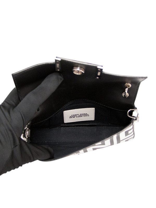 Sac Fendi Baguette Vintage "Époque Marc Jacobs" | Bandoulière Large Logo FF Noir & Blanc