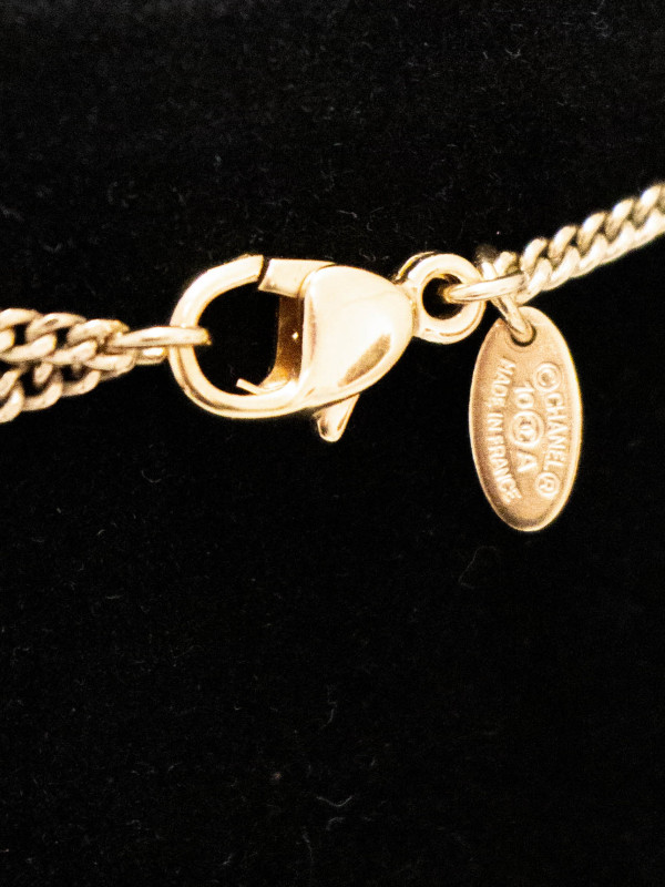 Collier pendentif Chanel Méiers d'art Paris-Bombay