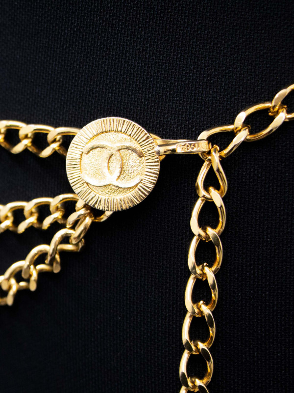 Ceinture Chanel Vintage 1984 Triple Chaînes Dorées à Médaillons CC