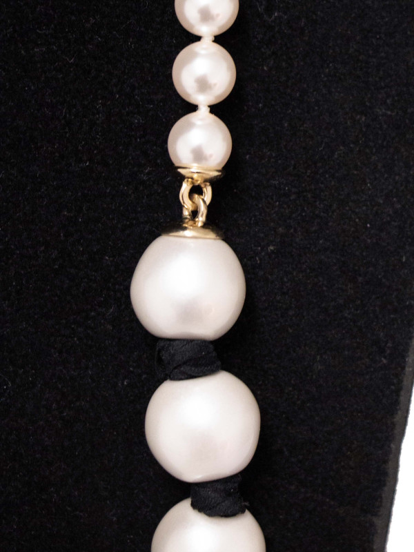 Sautoir perles Chanel CC émaillé noir