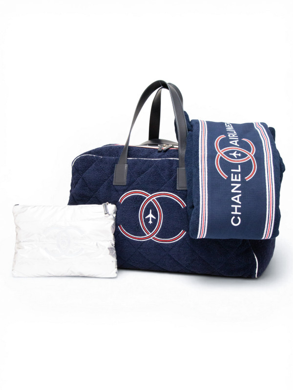 Sac de voyage Chanel Airlines éponge avec sa serviette et sa pochette