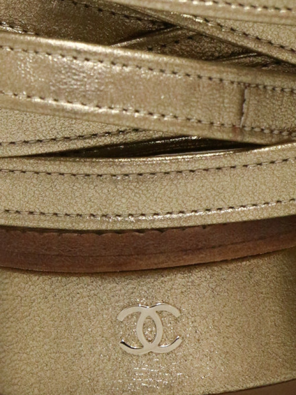 Sandales Chanel Spartiates T39,5 dorées