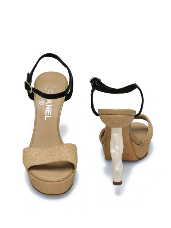 Sandales CHANEL compenséesT37 beige 2