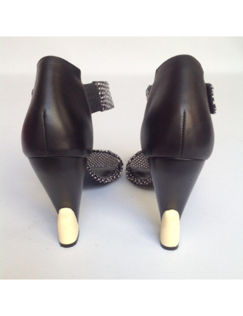 Sandales hautes python noir et blanche BALENCIAGA T38,5