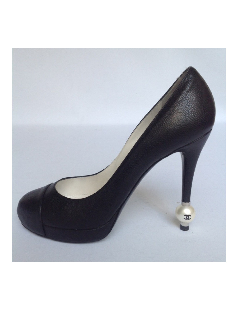 Escarpins CHANEL T 40,5 en cuir noir