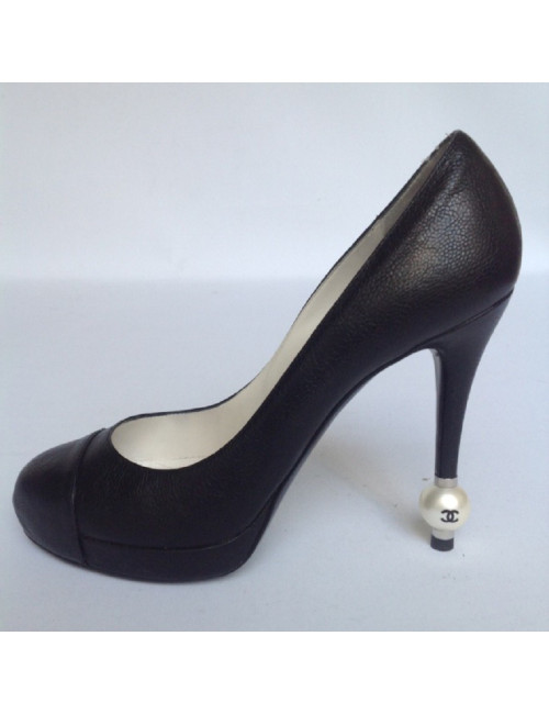 Escarpins CHANEL T 40,5 en cuir noir