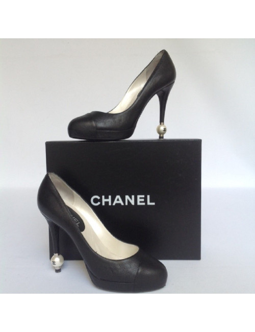Escarpins CHANEL T 40,5 en cuir noir