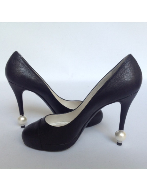 Escarpins CHANEL T 40,5 en cuir noir