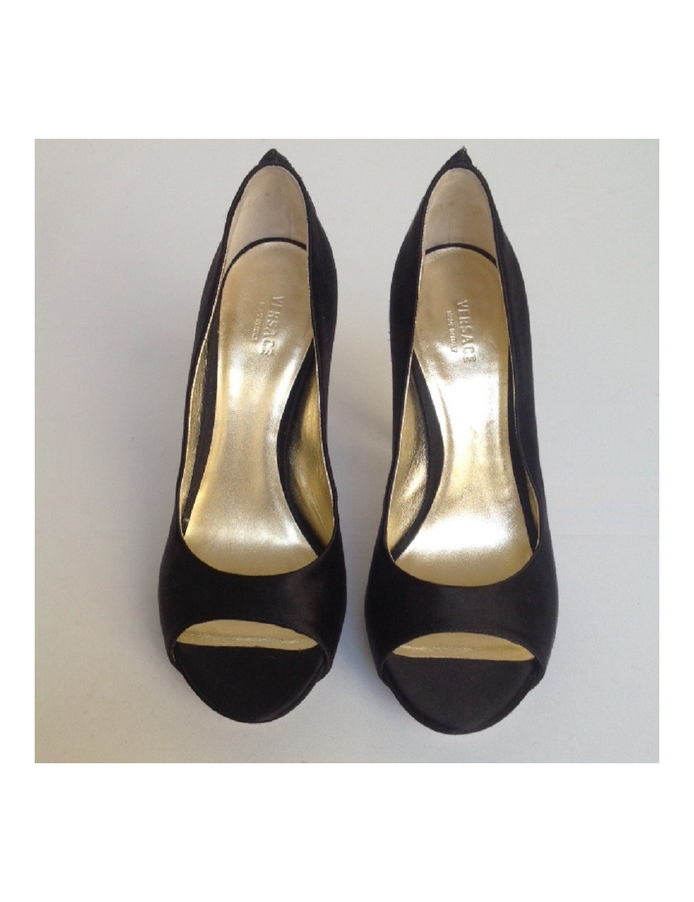 Escarpins en satin noir VERSACE T 38