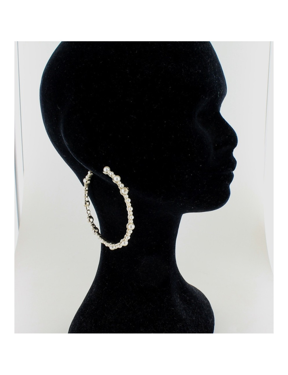  clous d'oreille créoles CHANEL en perles nacrées