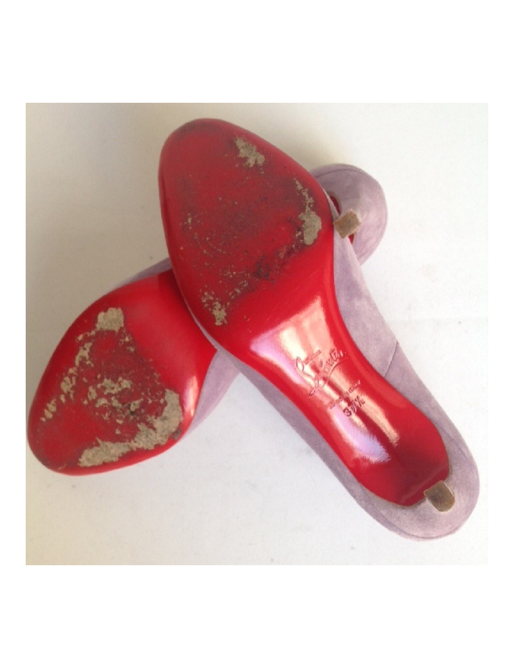 Escarpins en daim violet modèle 'Décolleté' CHRISTIAN LOUBOUTIN T37,5