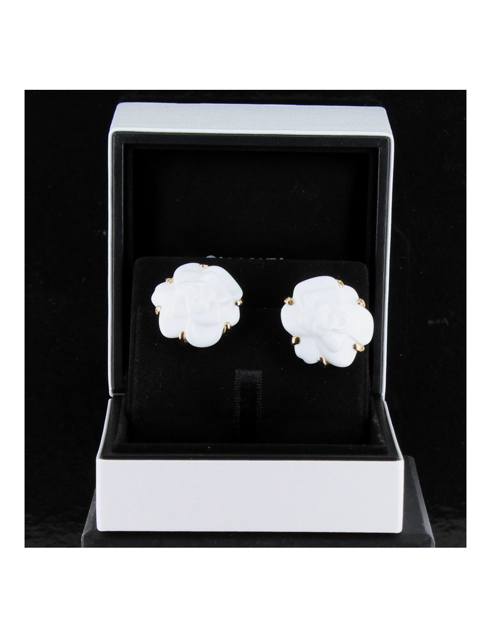 boucles d'oreille CHANEL agate blanche