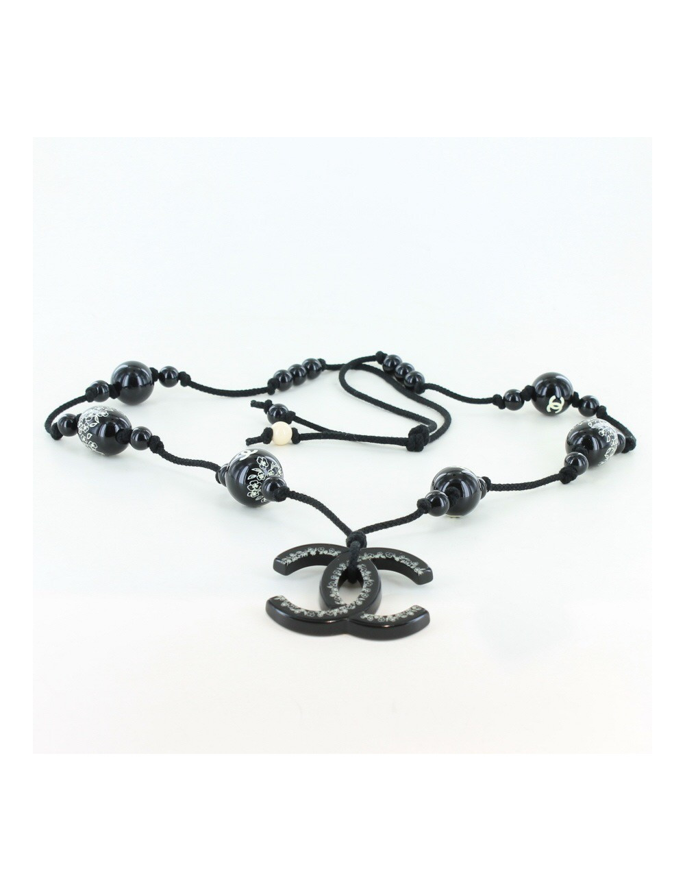 sautoir CHANEL perles noires sur cordon