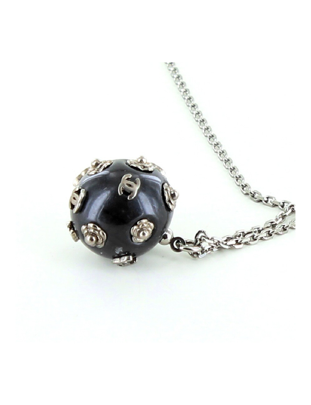 collier CHANEL noir