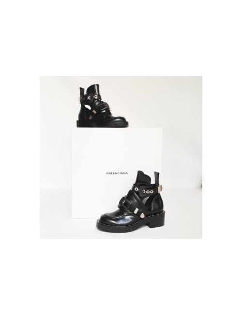  chaussures Balenciaga Cut-Out Buckle Strap Ankle BootsT 36