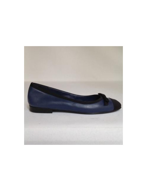 Ballerines en cuir bicolore CHANEL T37,5