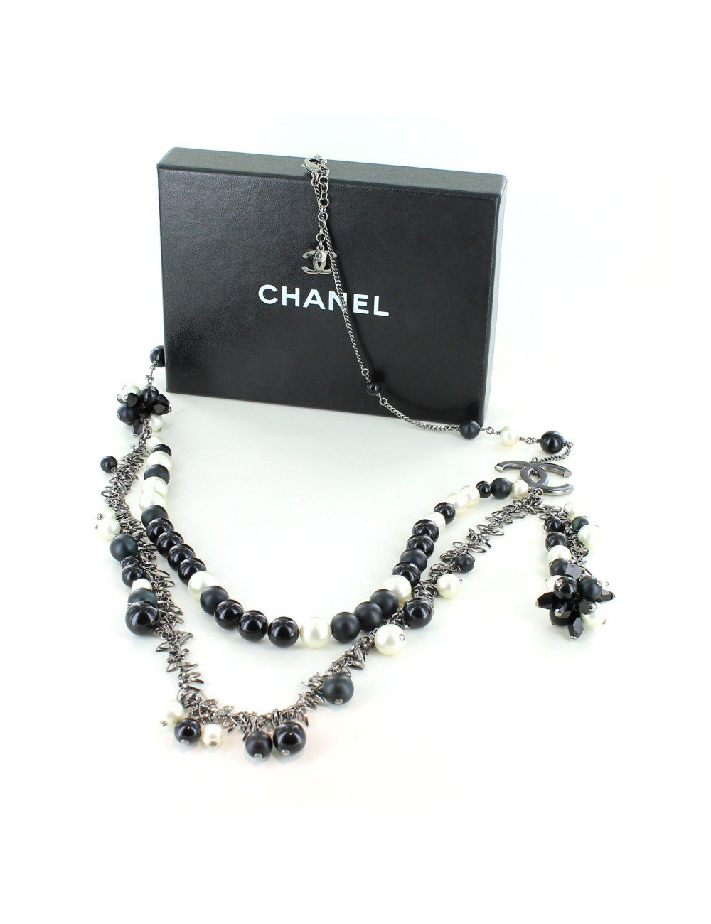 Sautoir Chanel perles noires et blanches 