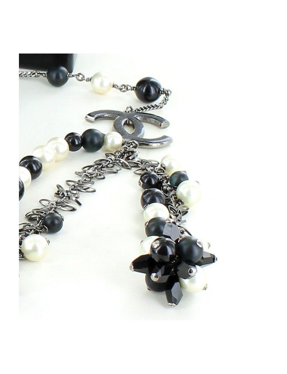 Sautoir Chanel perles noires et blanches 