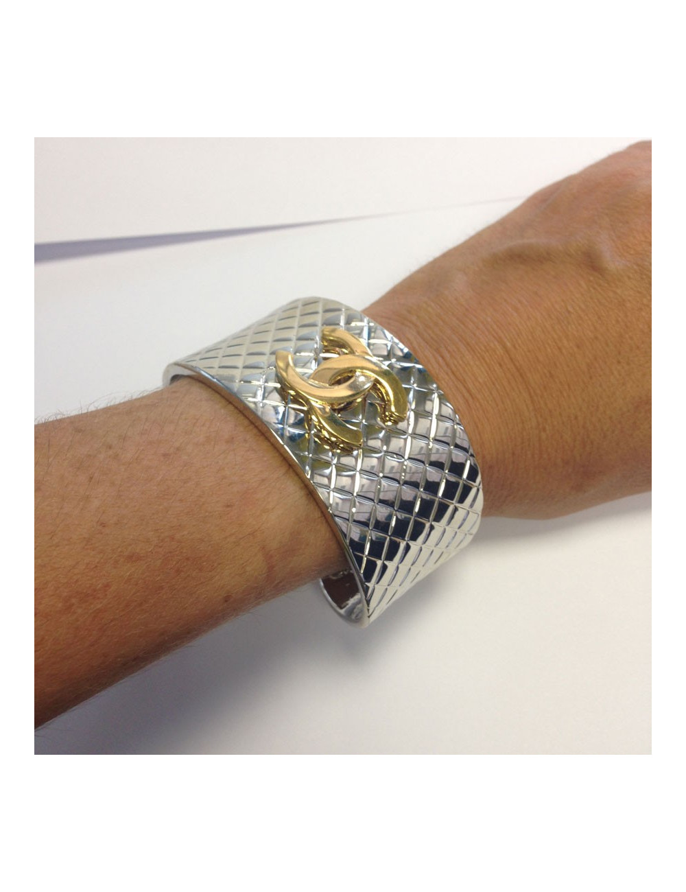 Manchette CHANEL argent palladié et métal doré