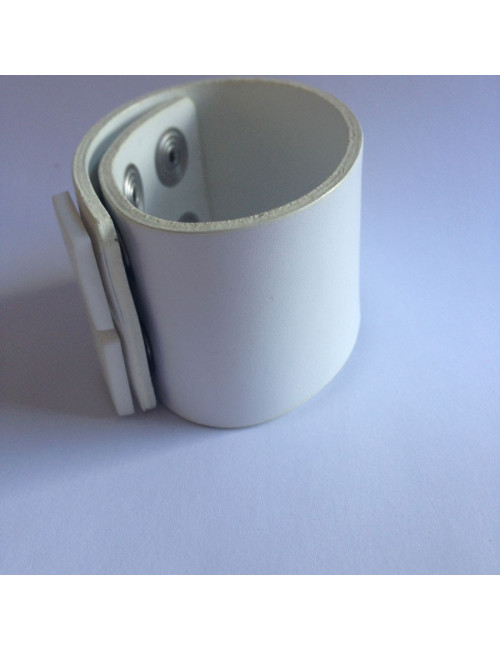 Large bracelet CHANEL en cuir blanc