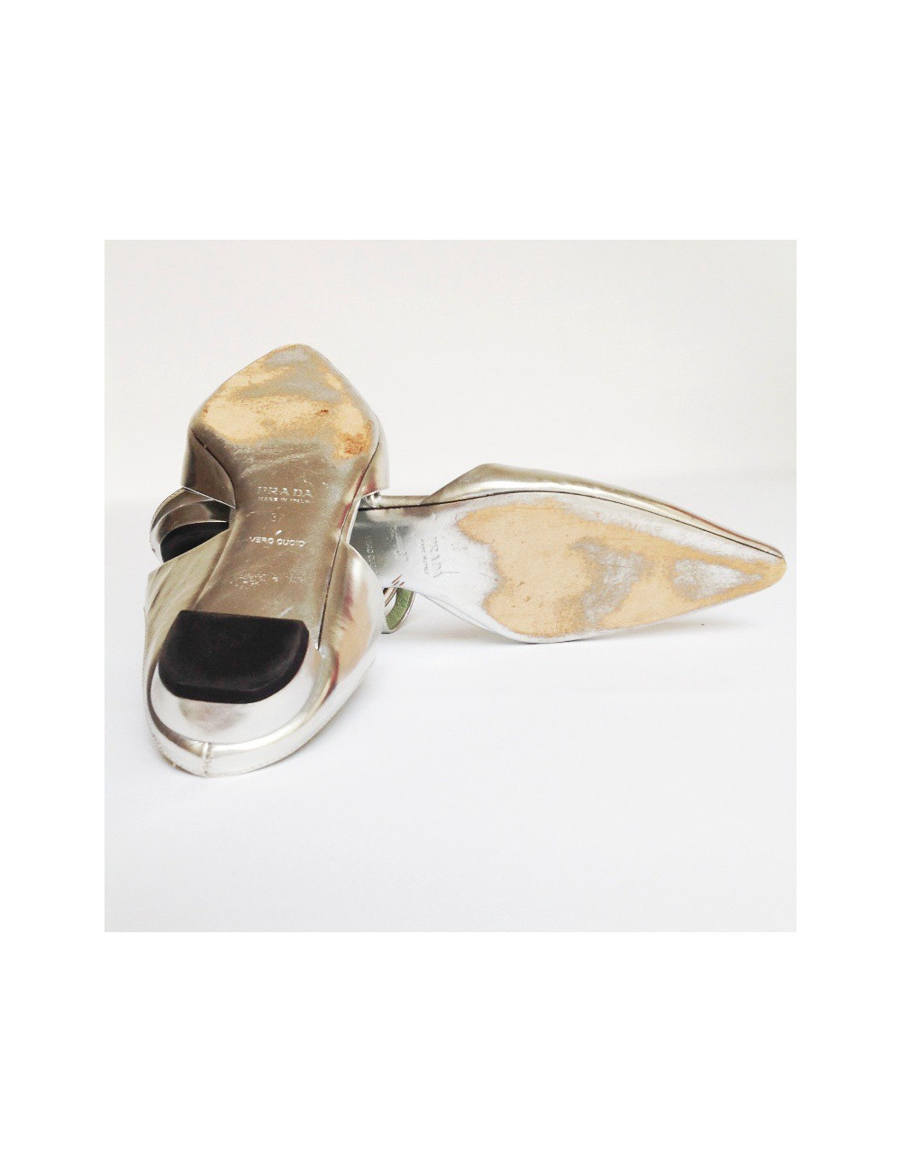 Chaussures plates PRADA T37 argent