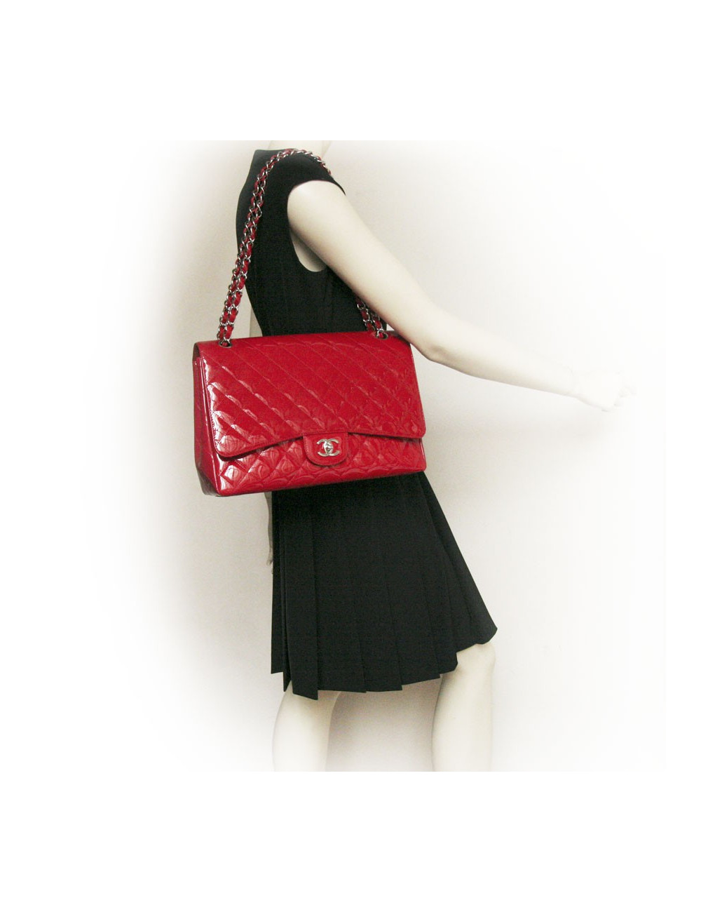 Sac maxi jumbo  CHANEL cuir verni rouge