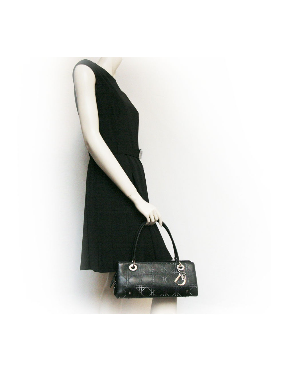 Sac DIOR cuir noir et clous