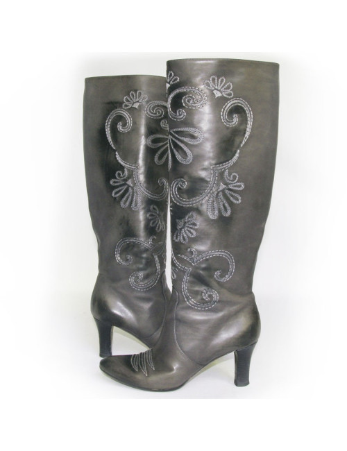 Bottes BOTTEGA VENETA T38.5 cuir gris brodé