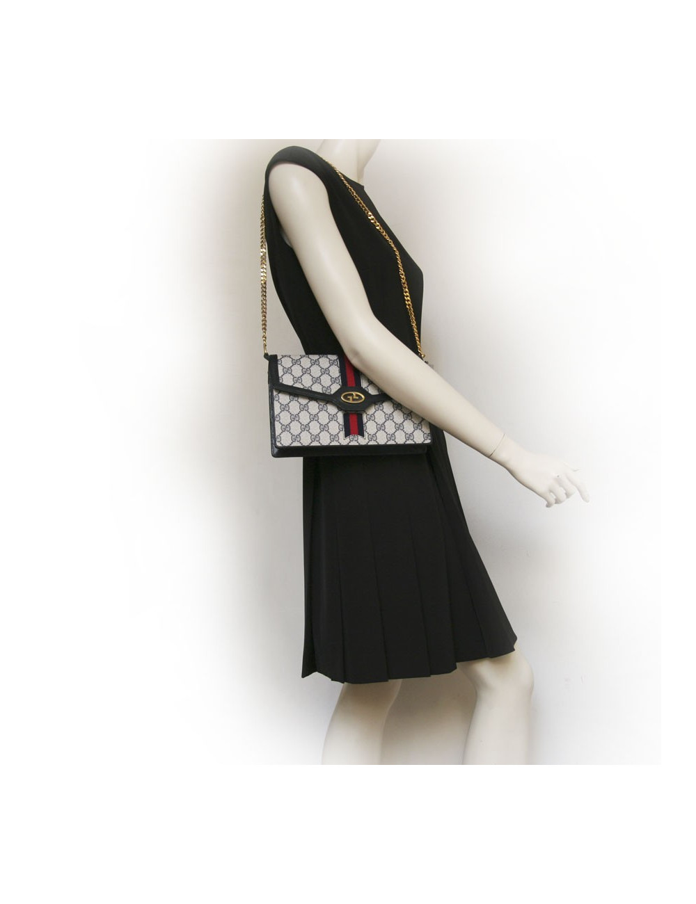 Sac GUCCI porté épaule 