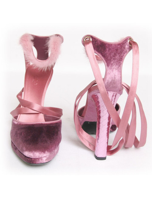Escarpins GUCCI en veau velours et fourrure