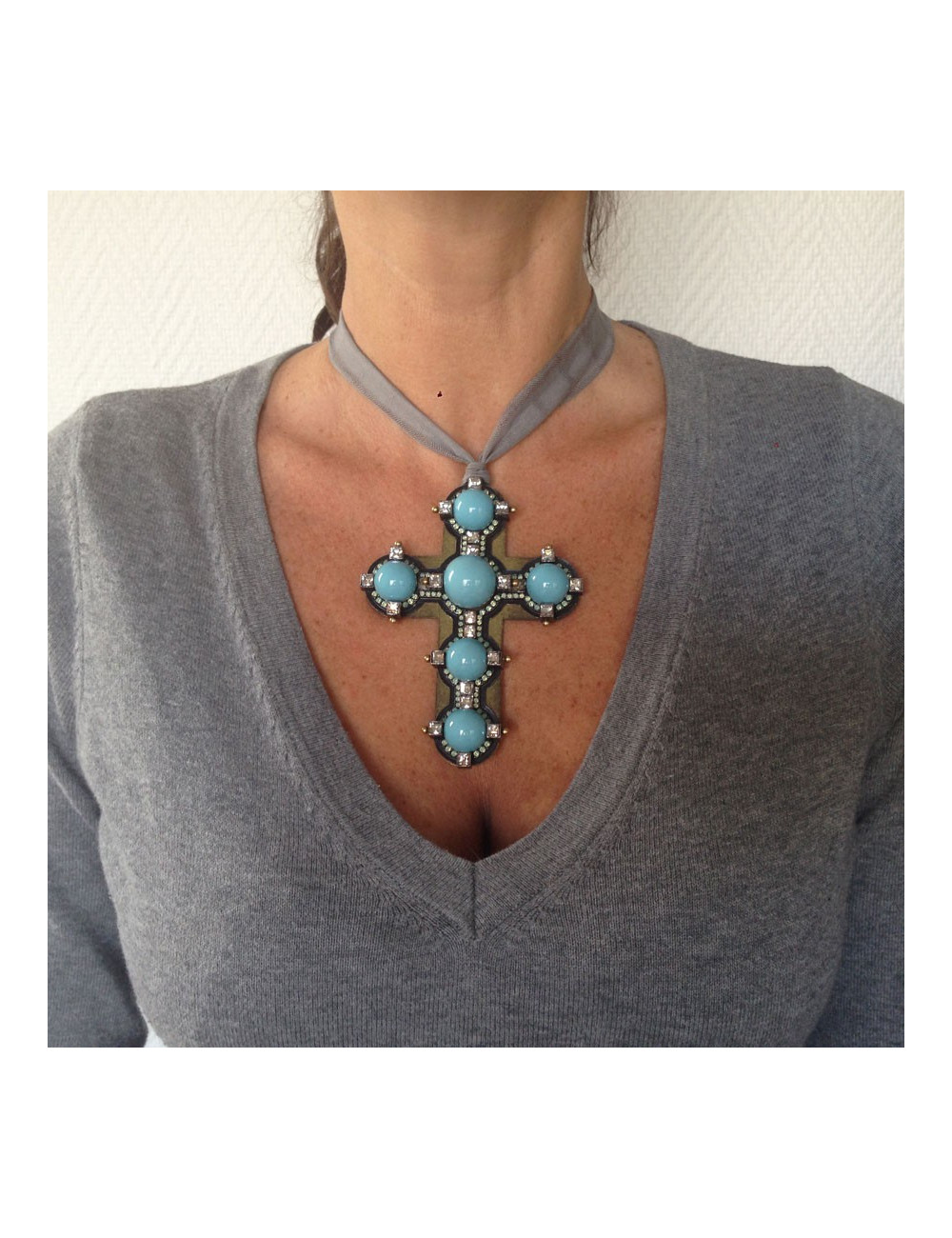 Collier LANVIN croix turquoise et strass de swarowski