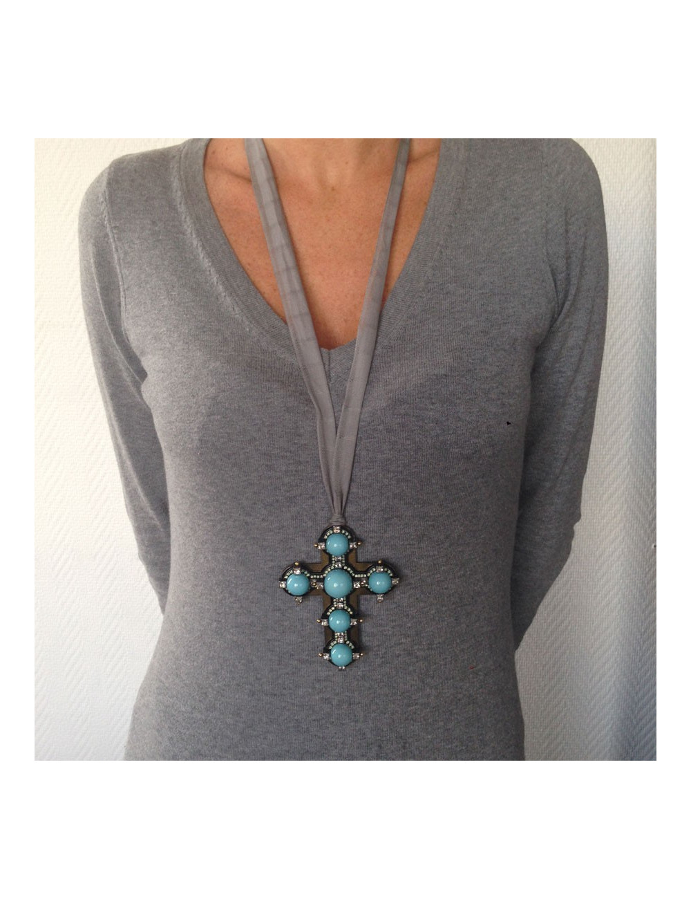 Collier LANVIN croix turquoise et strass de swarowski