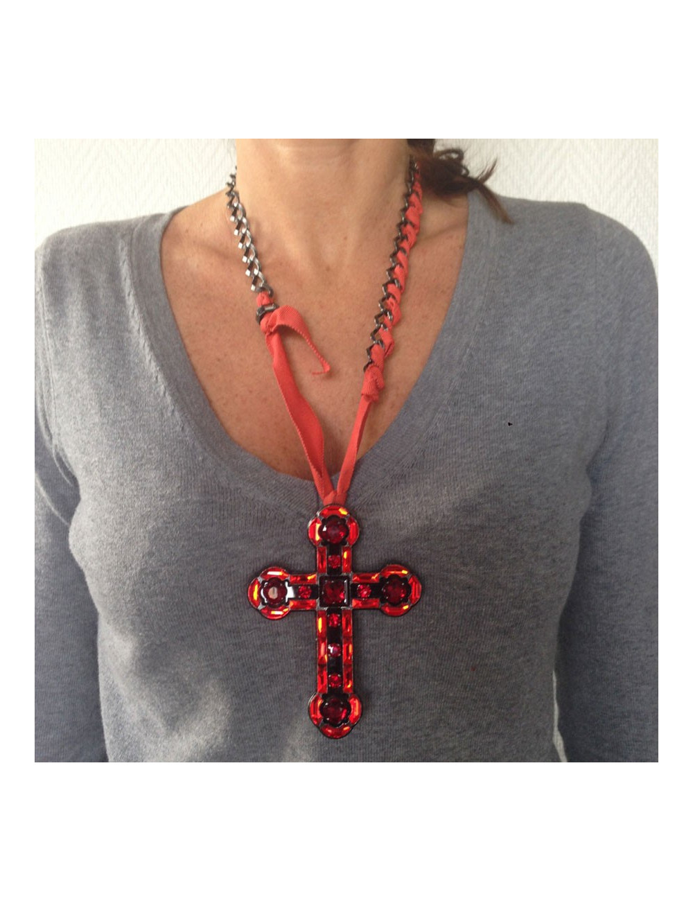 collier LANVIN crucifix grenat