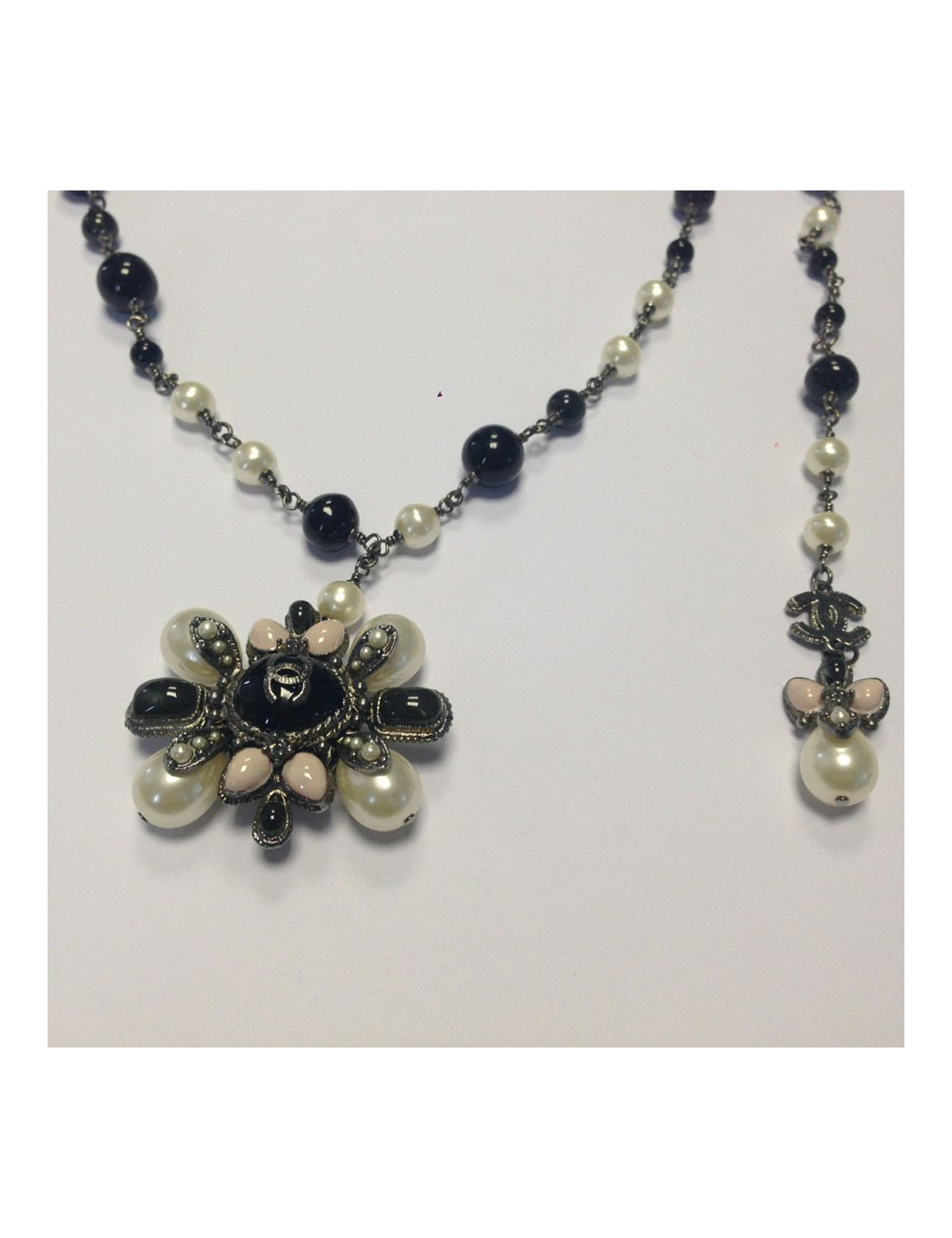 Ceinture - sautoir  CHANEL en perle