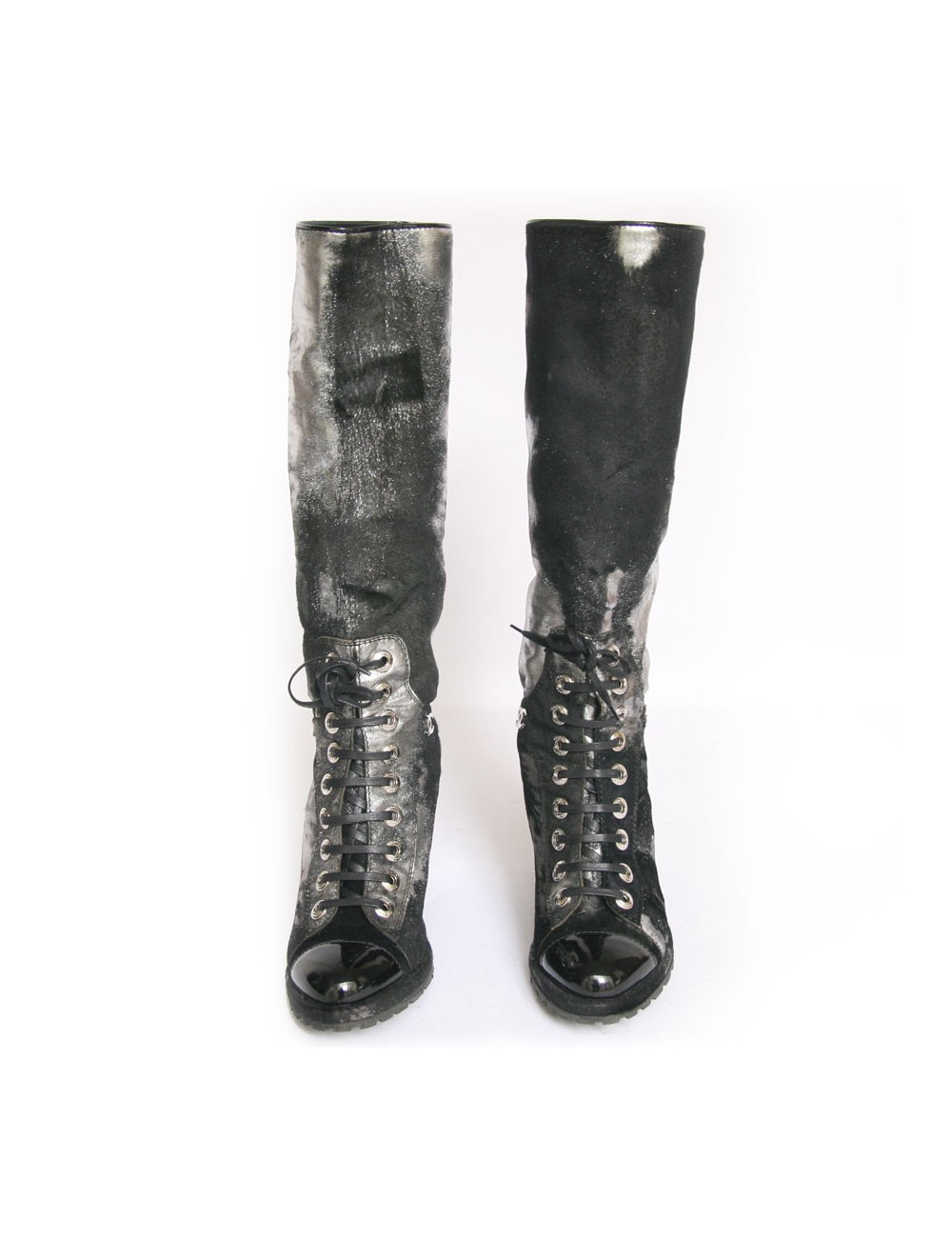 Bottes CHANEL t 39.5 en chèvre noires et argentées