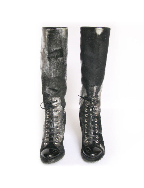 Bottes CHANEL t 39.5 en chèvre noires et argentées