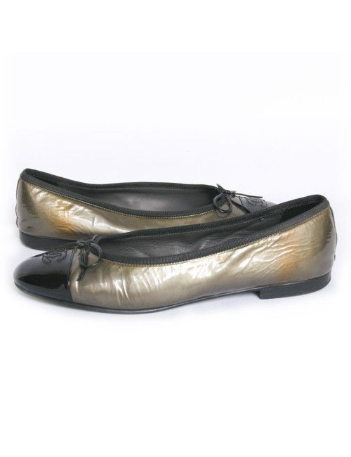 Ballerines CHANEL T 40 cuir verni bicolore