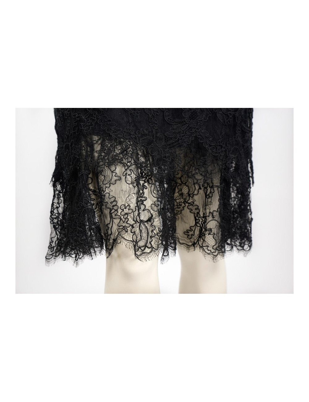 Robe CHANEL  en dentelle noire