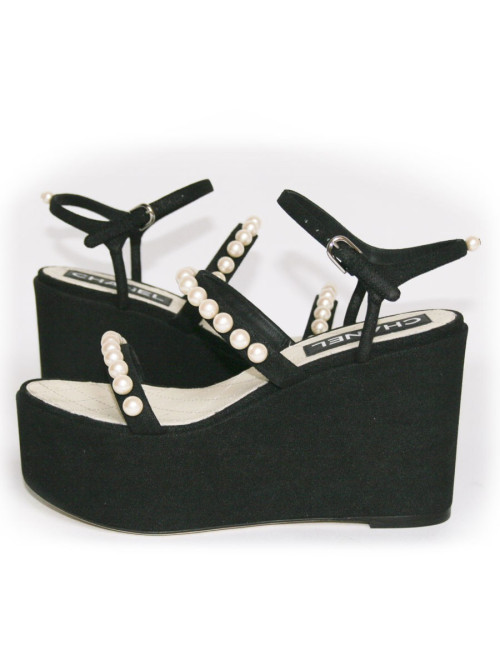 Sandales hautes CHANEL t37 avec rangs de perles 