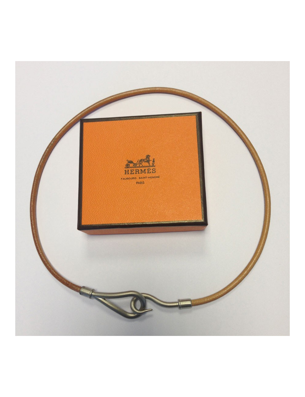 Collier modèle jumbo HERMES lien cuir 