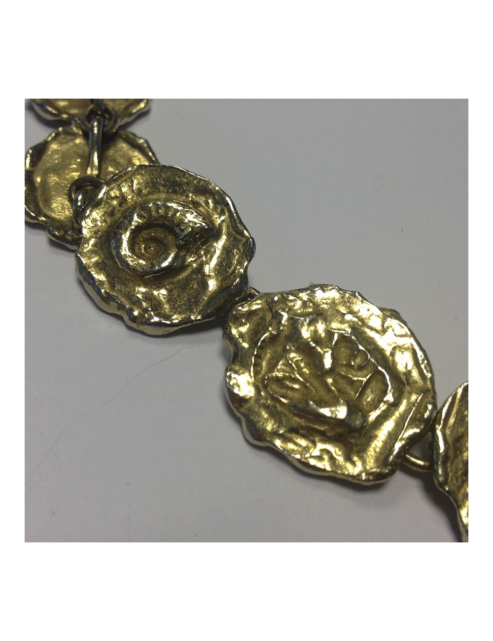 Collier "signes du zodiac" YVES SAINT LAURENT doré