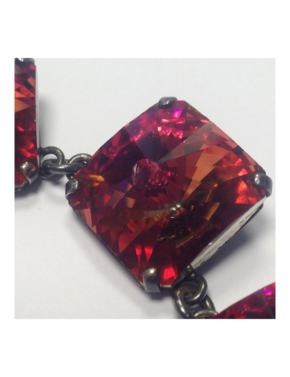 Collier croix anonyme en brillants multicolores