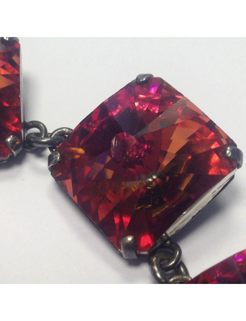 Collier croix anonyme en strass rose