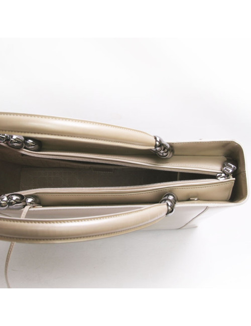 Sac" lady Perla" DIOR en vernis crème GM et son porte-monnaie