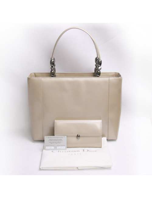 Sac" lady Perla" DIOR en vernis crème GM et son porte-monnaie