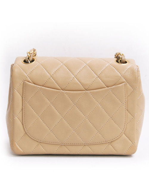 mini sac CHANEL matelassé en cuir d'agneau beige